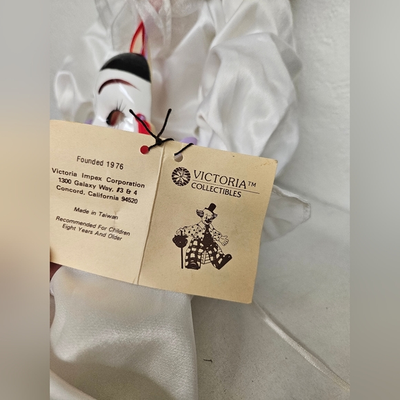 Victoria Collectable Porcelain Clown - Picture 2 of 6